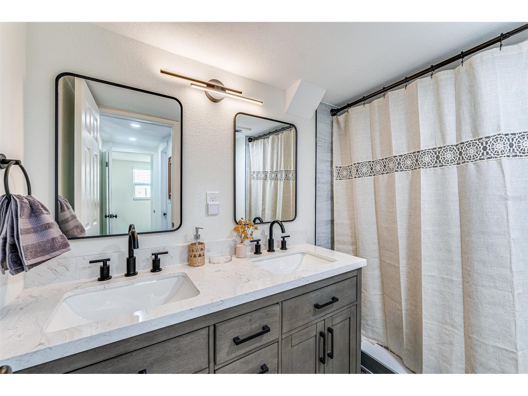 4651 22nd Avenue N Saint Petersburg FL 33713 TB8502652 image23