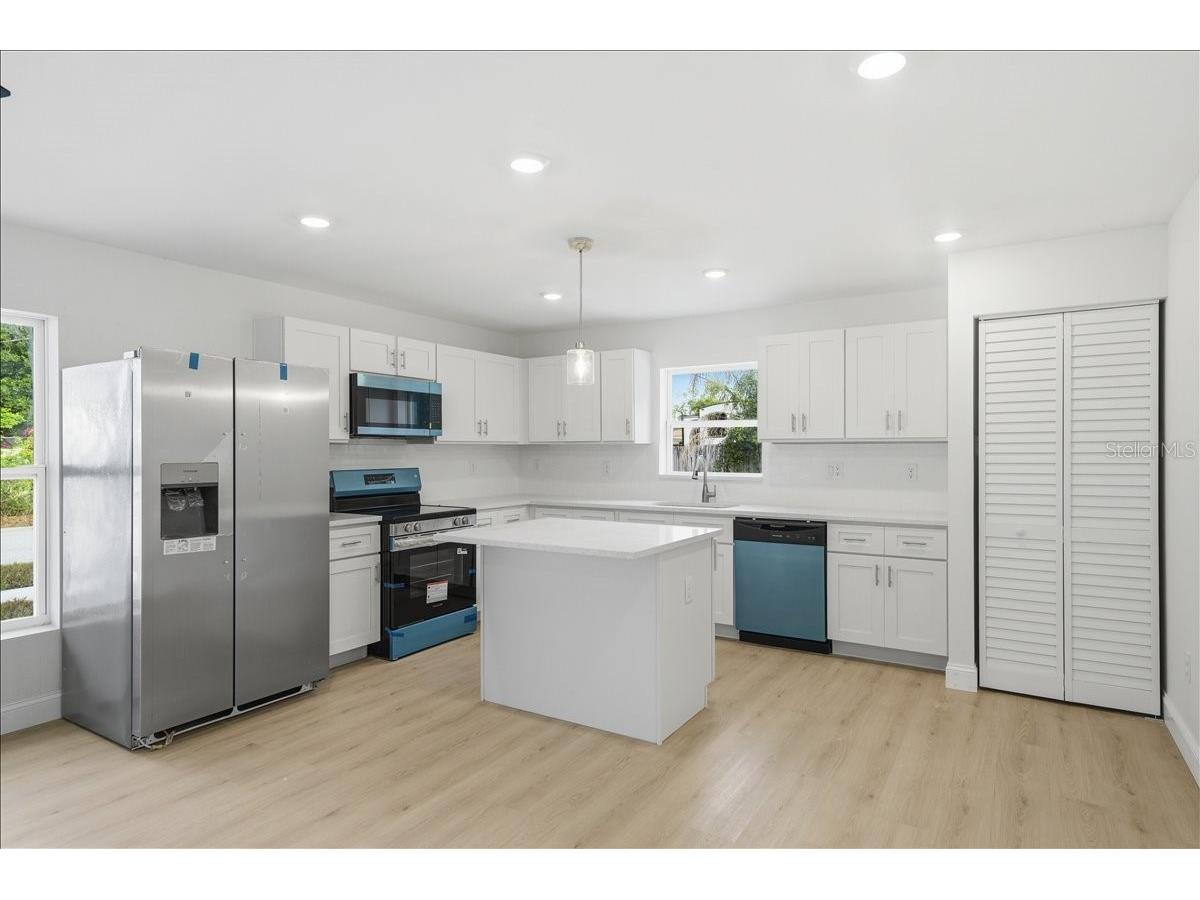 4651 22nd Avenue N Saint Petersburg FL 33713 TB8502652 image85