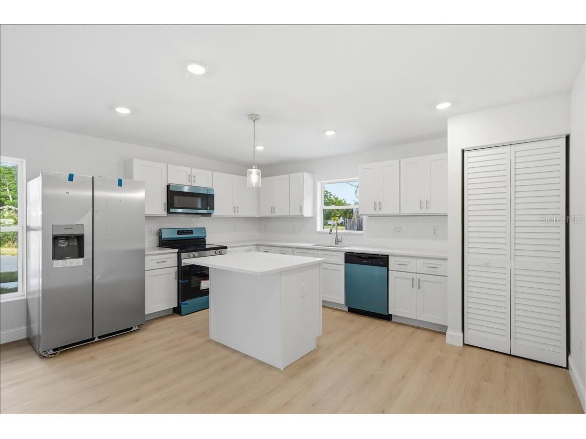4651 22nd Avenue N Saint Petersburg FL 33713 TB8502652 image87
