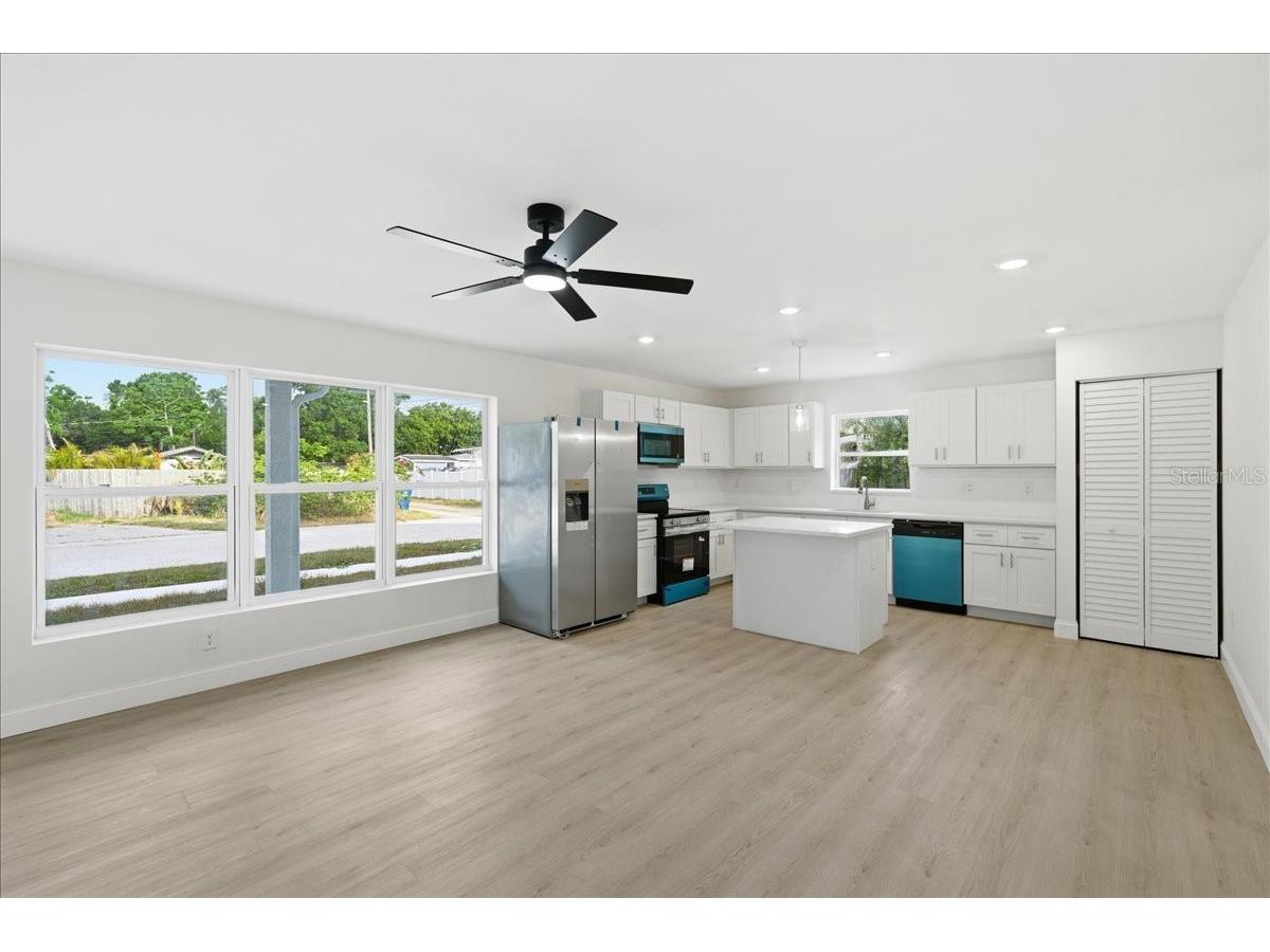 4651 22nd Avenue N Saint Petersburg FL 33713 TB8502652 image92