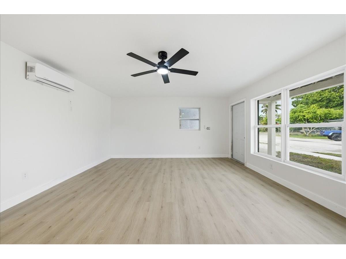 4651 22nd Avenue N Saint Petersburg FL 33713 TB8502652 image93