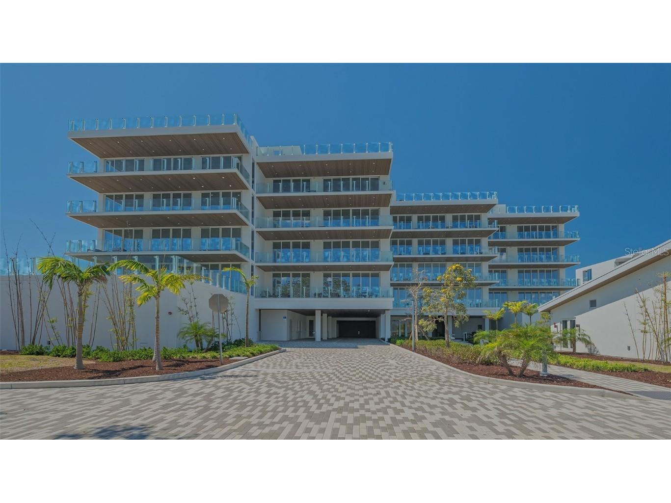 4651 Gulf Of Mexico Drive #304 Longboat Key FL 34228 - GULF OF MEXICO A4647407 image1