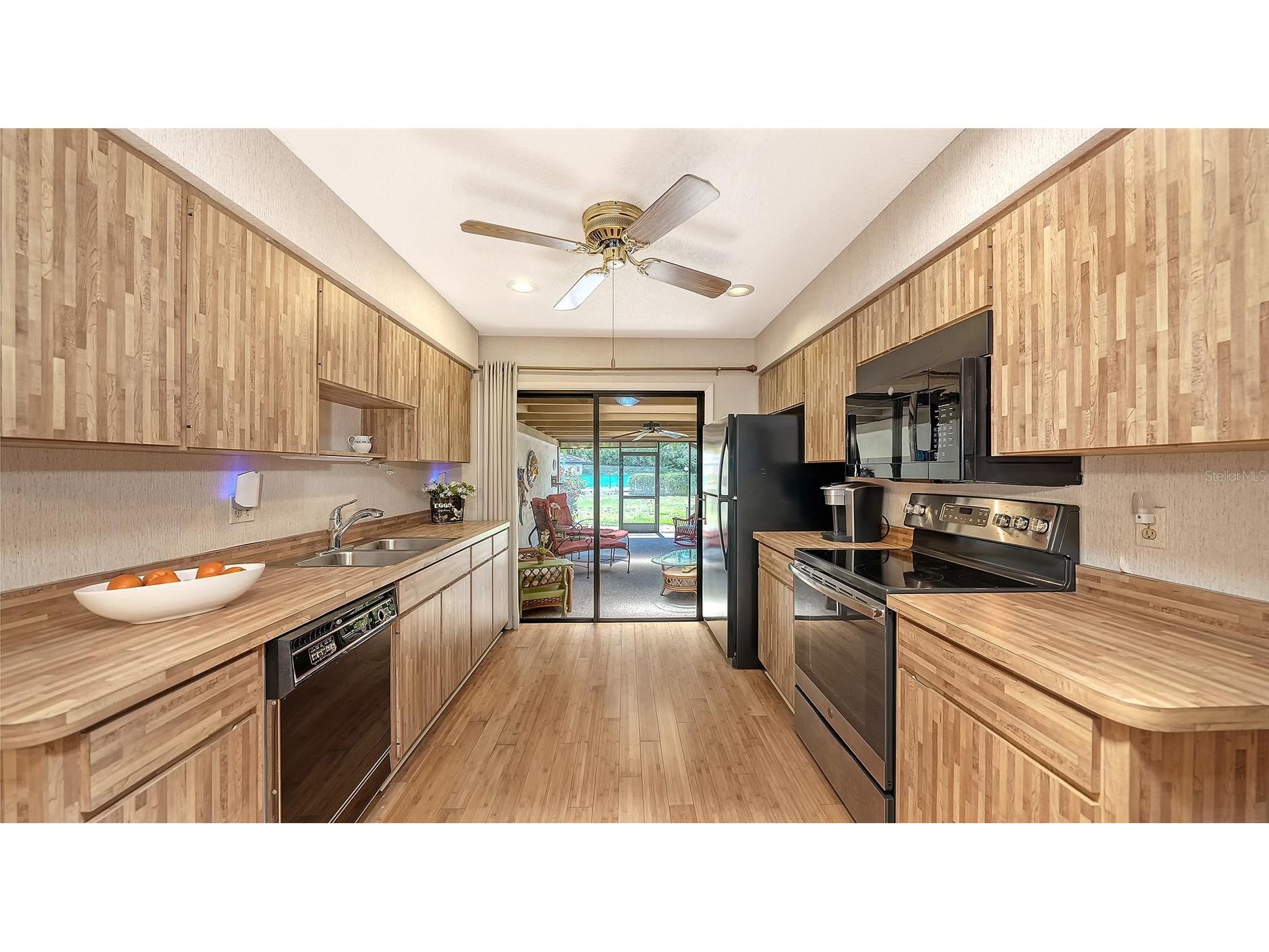 4652 Oak Hollow Drive #19 Sarasota FL 34241 A4696117 image15