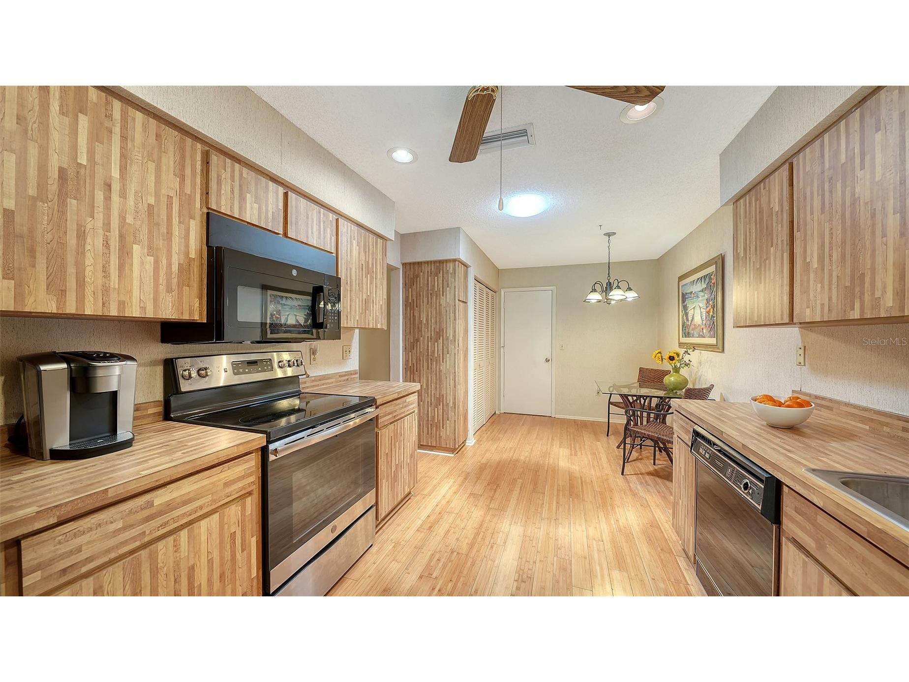 4652 Oak Hollow Drive #19 Sarasota FL 34241 A4696117 image16
