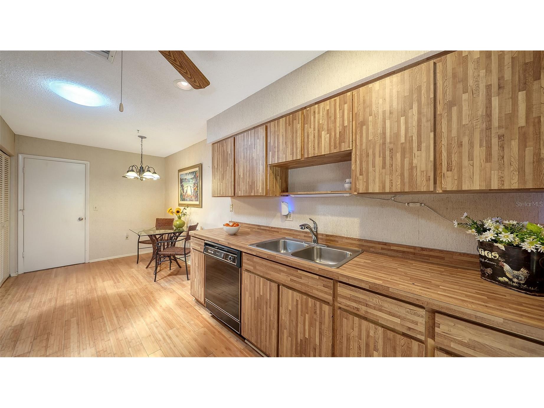 4652 Oak Hollow Drive #19 Sarasota FL 34241 A4696117 image17