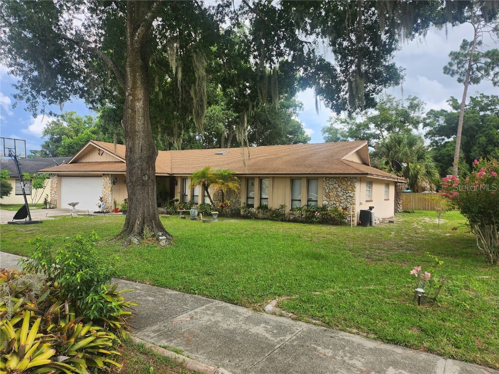 4652 Rose Of Tara Way Orlando FL 32808 - LAKE ORLANDO O6227453 image1