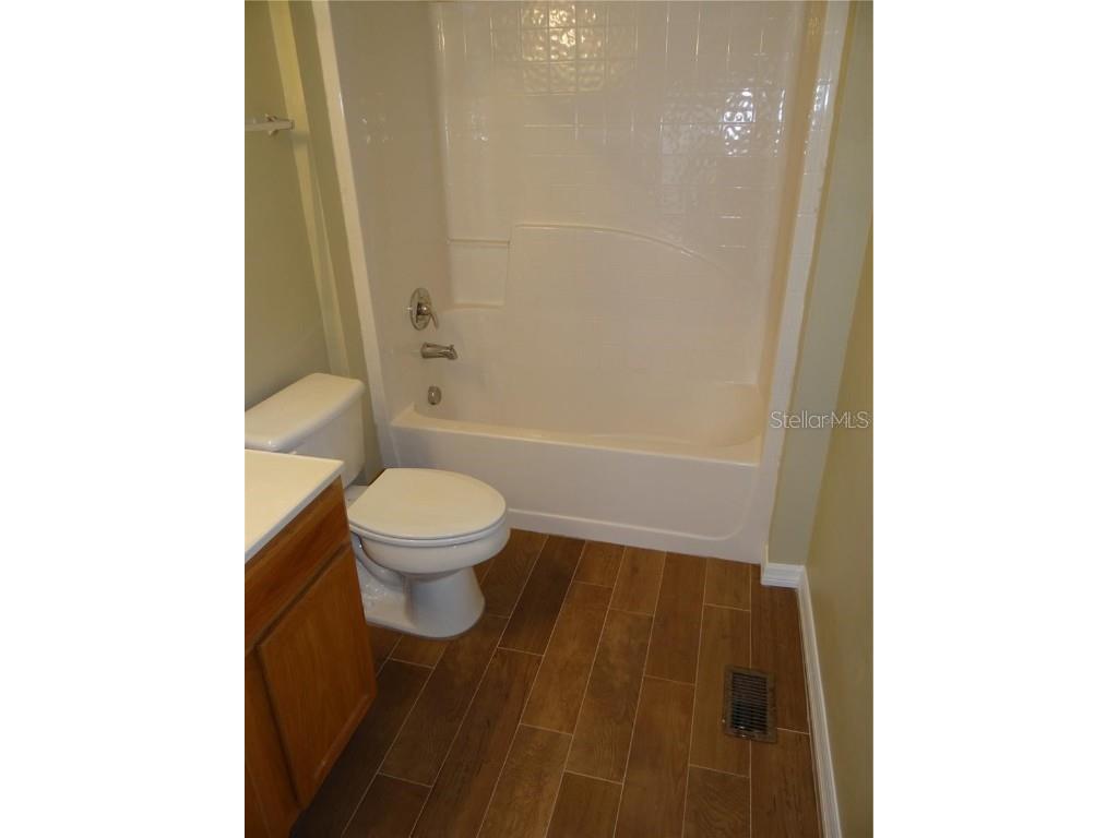 4654 Ashburn Square Drive Tampa FL 33610 TB8423667 image10