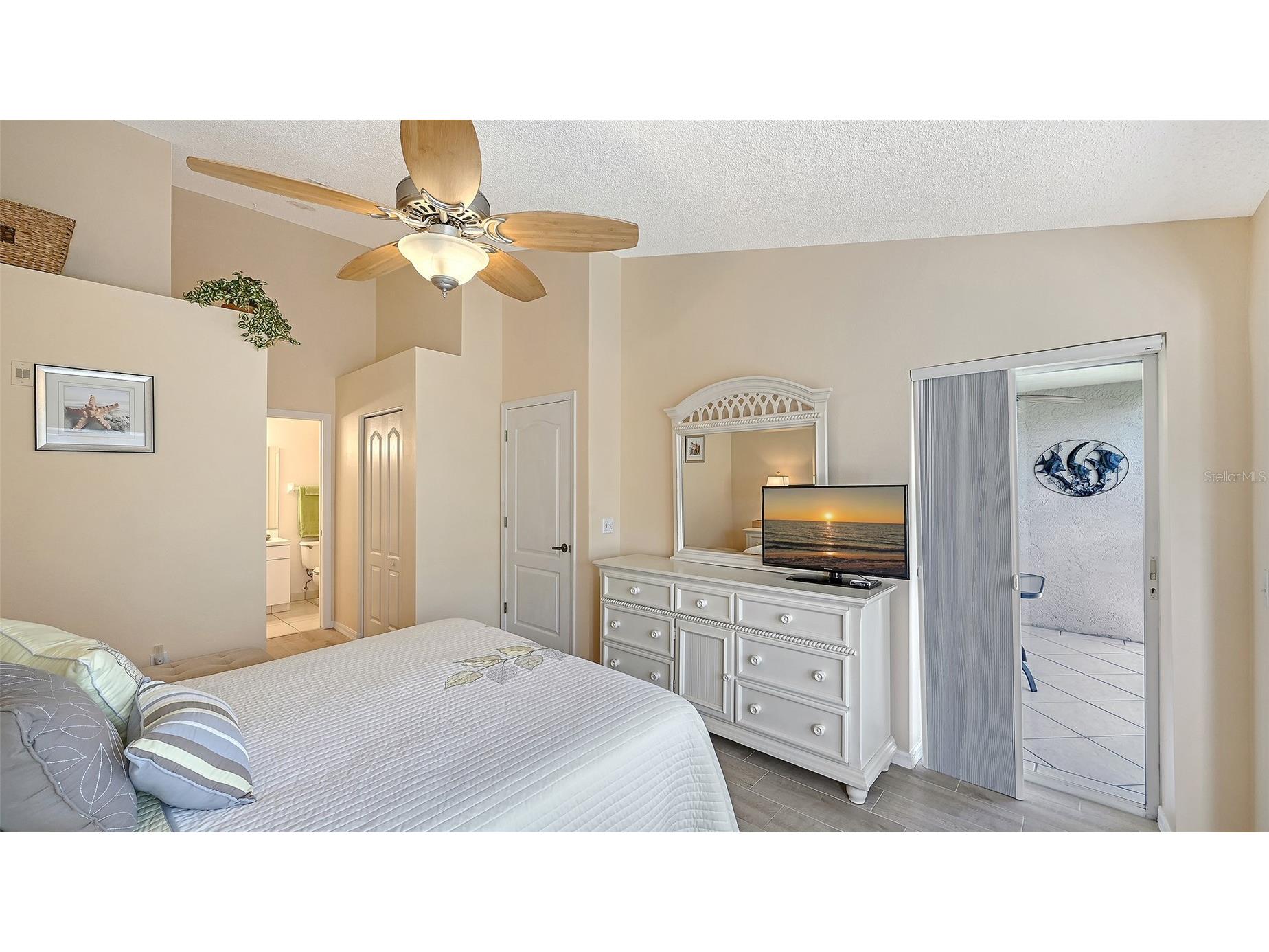 4655 Tower Hill Lane #2422 Sarasota FL 34238 A4681979 image19