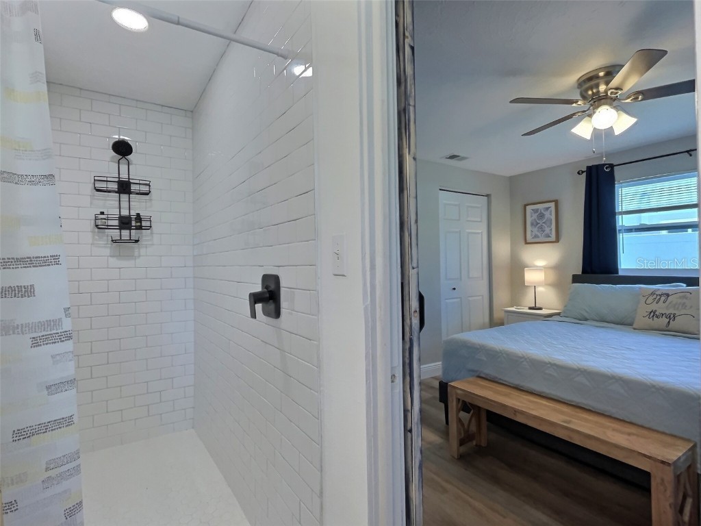 4658 Maceachen Boulevard Sarasota FL 34233 A4570859 image18