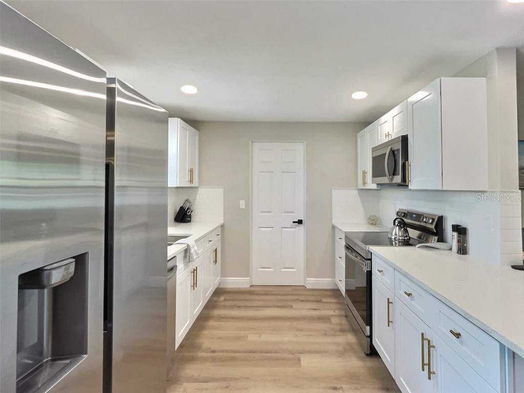 4658 Maceachen Boulevard Sarasota FL 34233 A4570859 image29