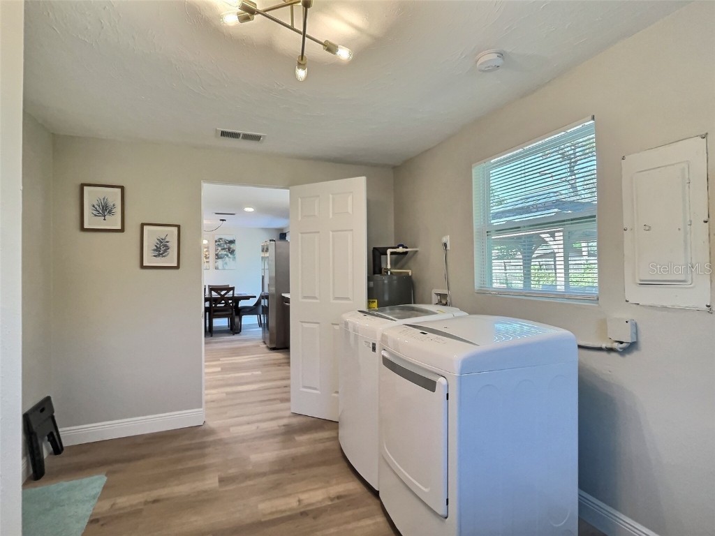 4658 Maceachen Boulevard Sarasota FL 34233 A4570859 image6