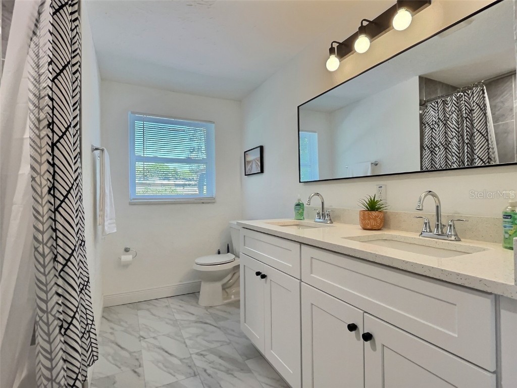 4658 Maceachen Boulevard Sarasota FL 34233 A4570859 image8