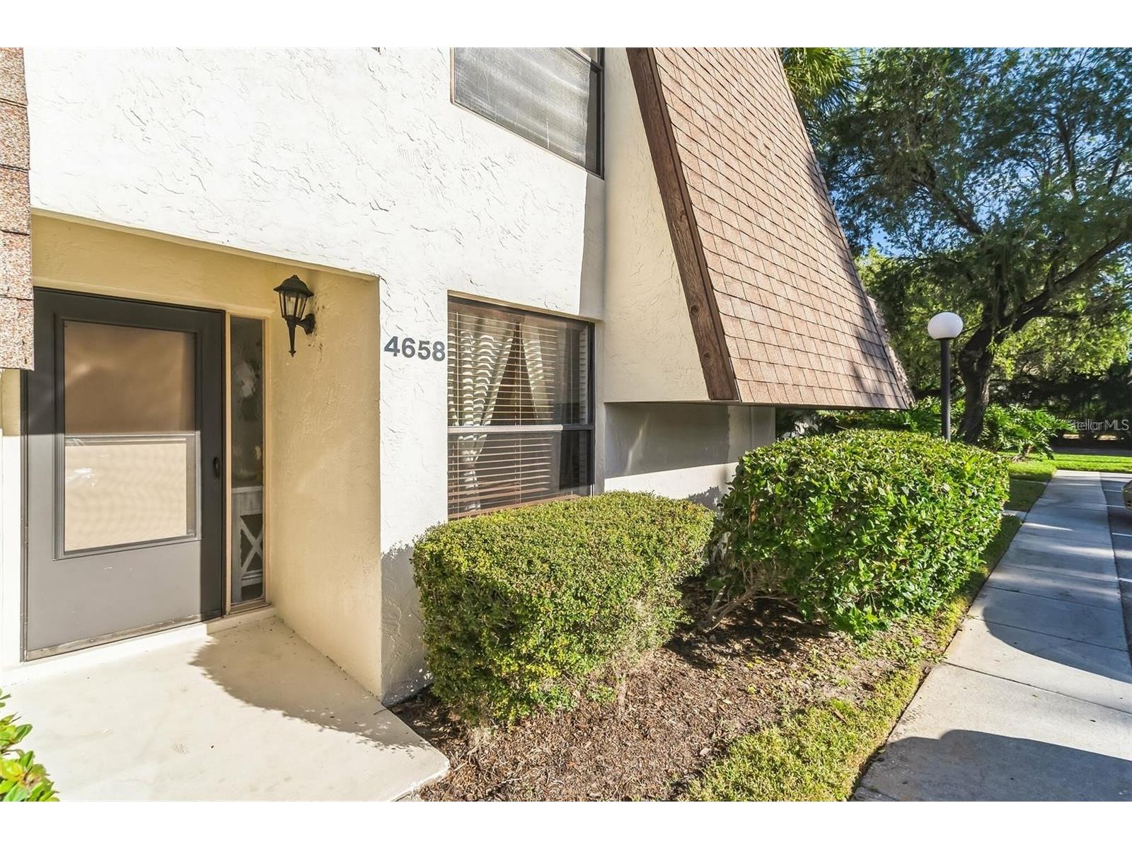 4658 Ringwood Meadow #41 Sarasota FL 34235 A4681146 image1