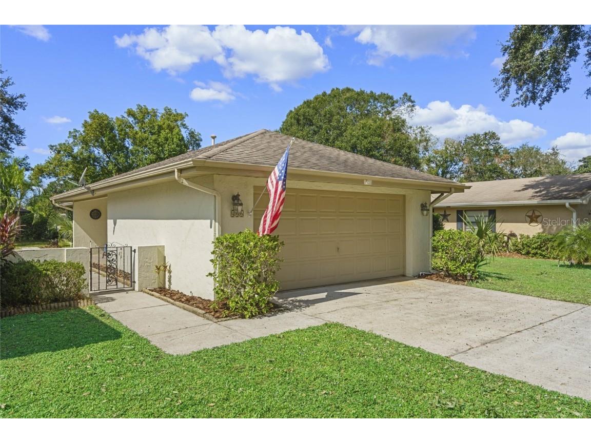 466 Muirfield Court Winter Haven FL 33884 P4937243 image1