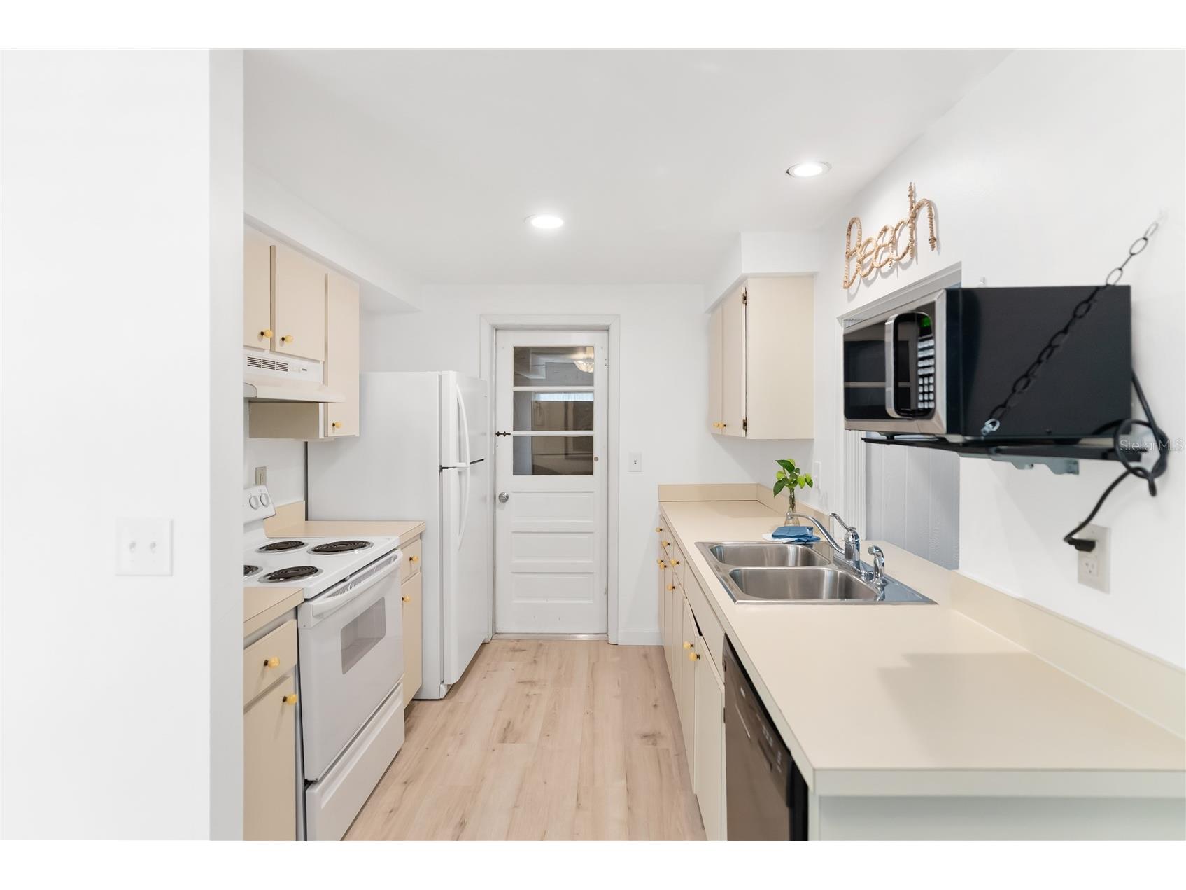 466 Sunnyside Drive Venice FL 34293 A4669970 image32