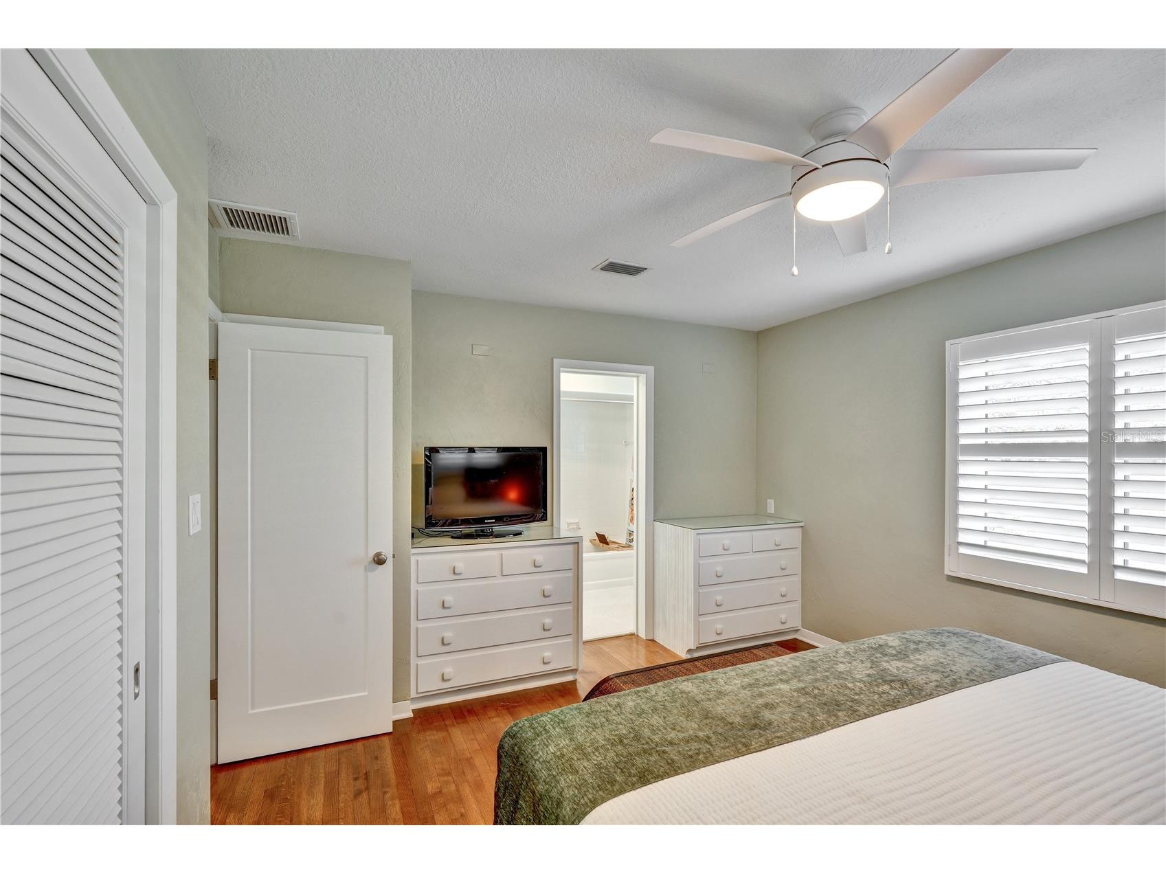 4660 22nd Avenue S Saint Petersburg FL 33711 TB8459075 image13