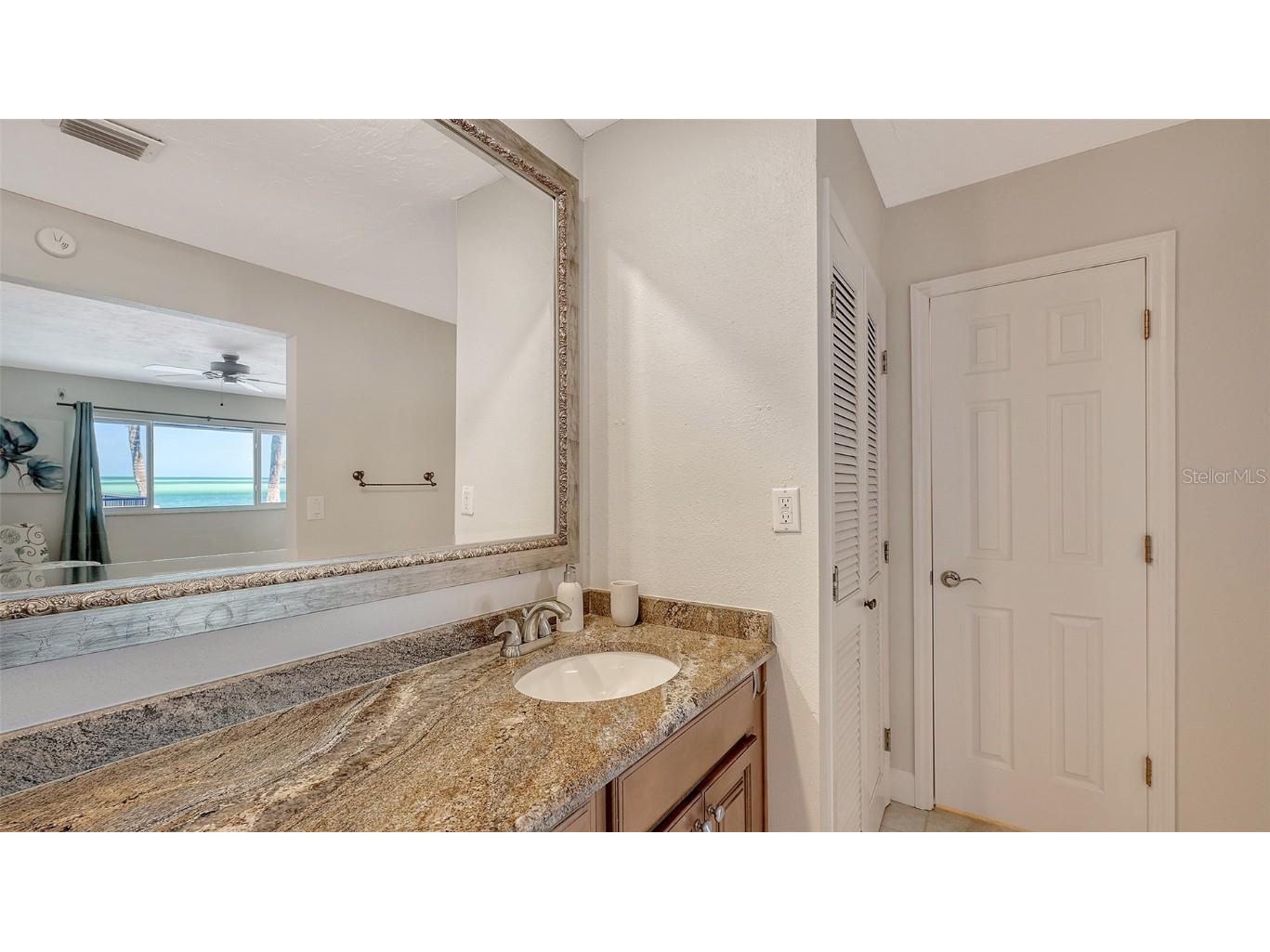 4660 Ocean Blvd #B2 Sarasota FL 34242 A4517189 image30