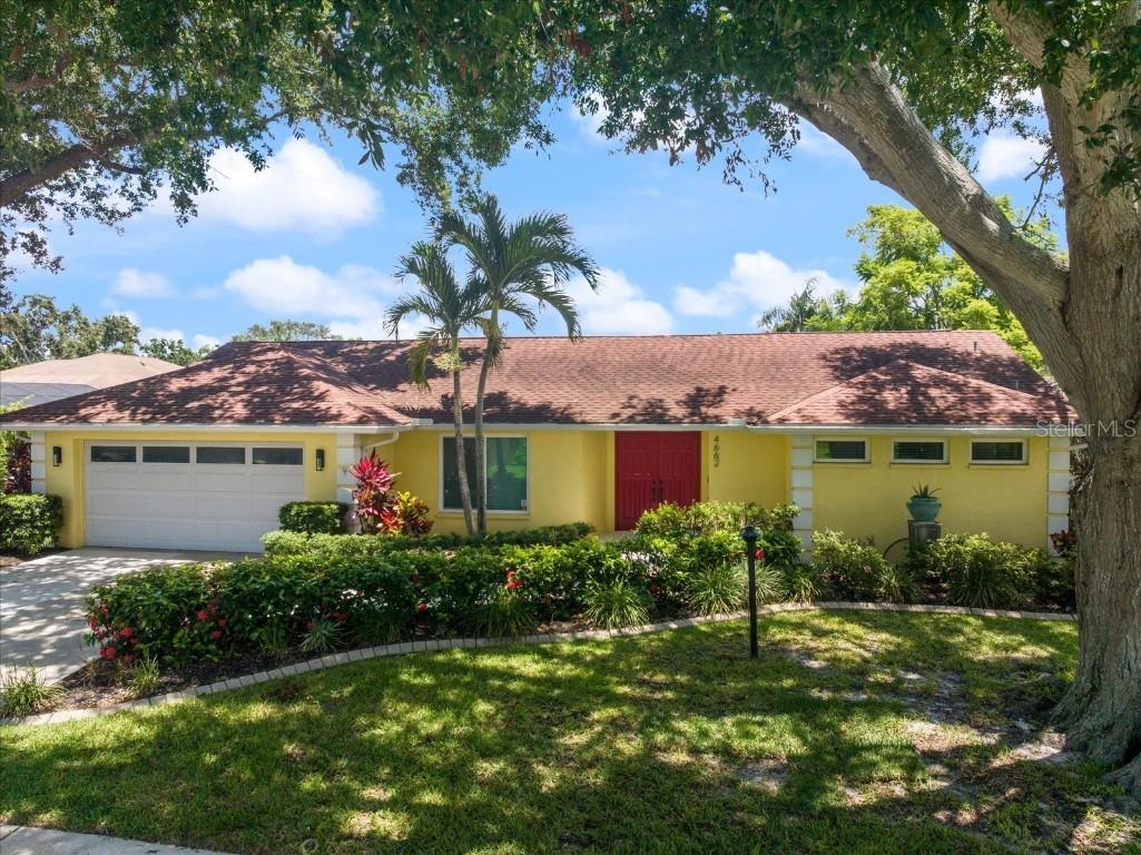 4662 Long Lake Drive Sarasota FL 34233 A4658292 image1