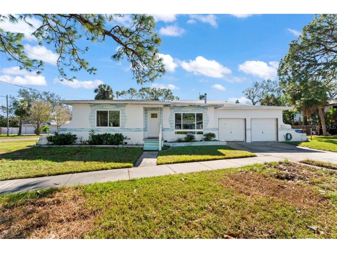 4666 Helena Street NE Saint Petersburg FL 33703 TB8327669 image1