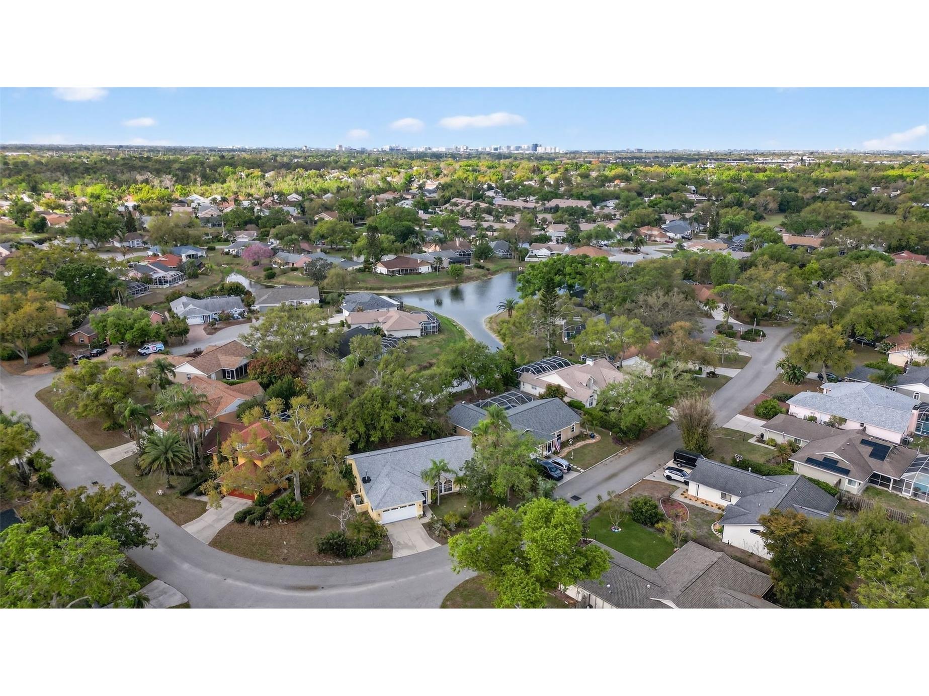 4667 Hamlets Grove Drive Sarasota FL 34235 S5144421 image2