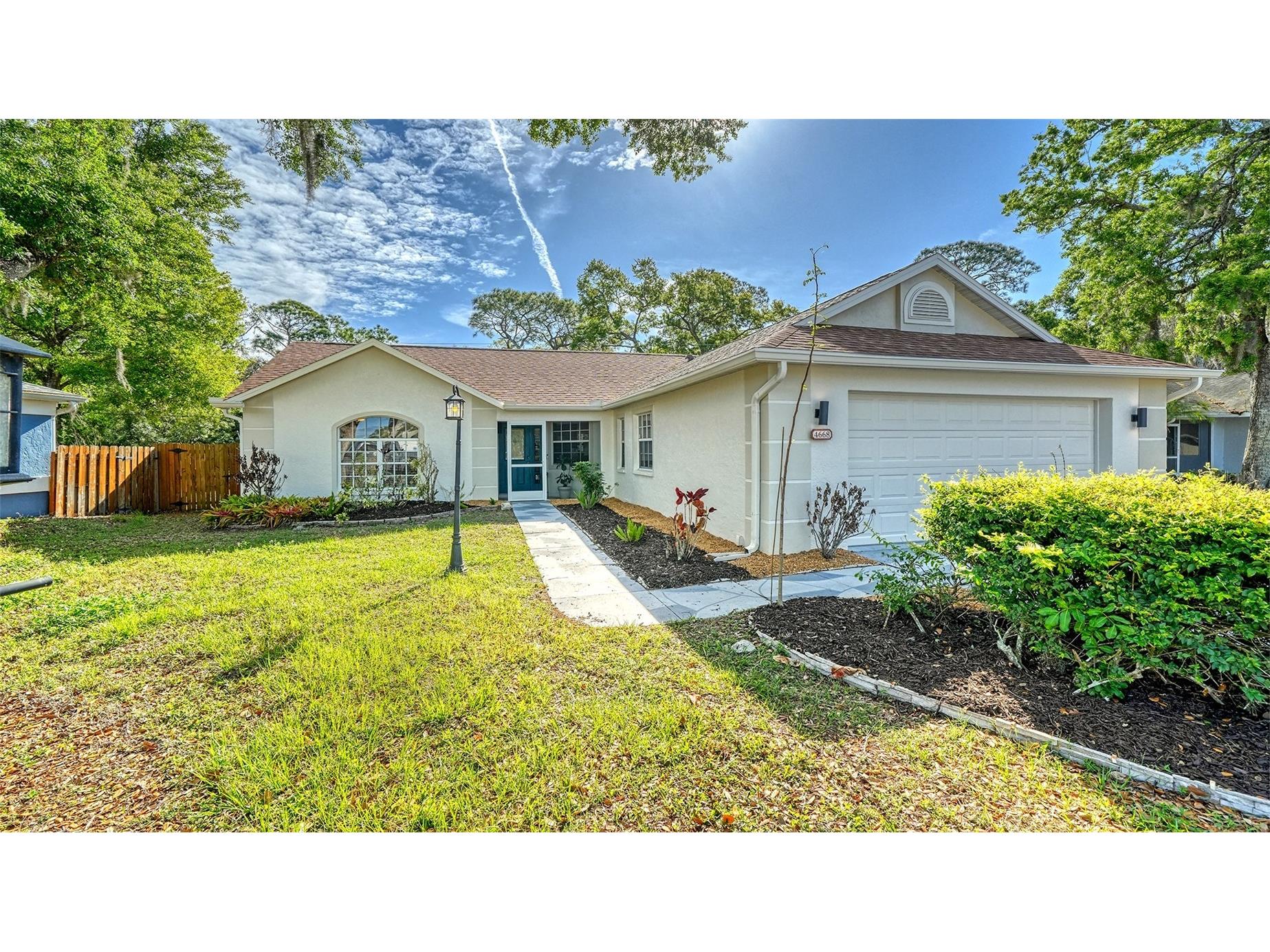 4668 Hamlets Grove Drive Sarasota FL 34235 A4687048 image1