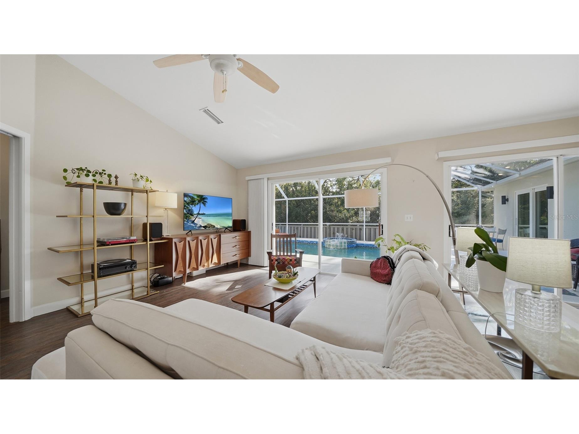 4668 Hamlets Grove Drive Sarasota FL 34235 A4687048 image11