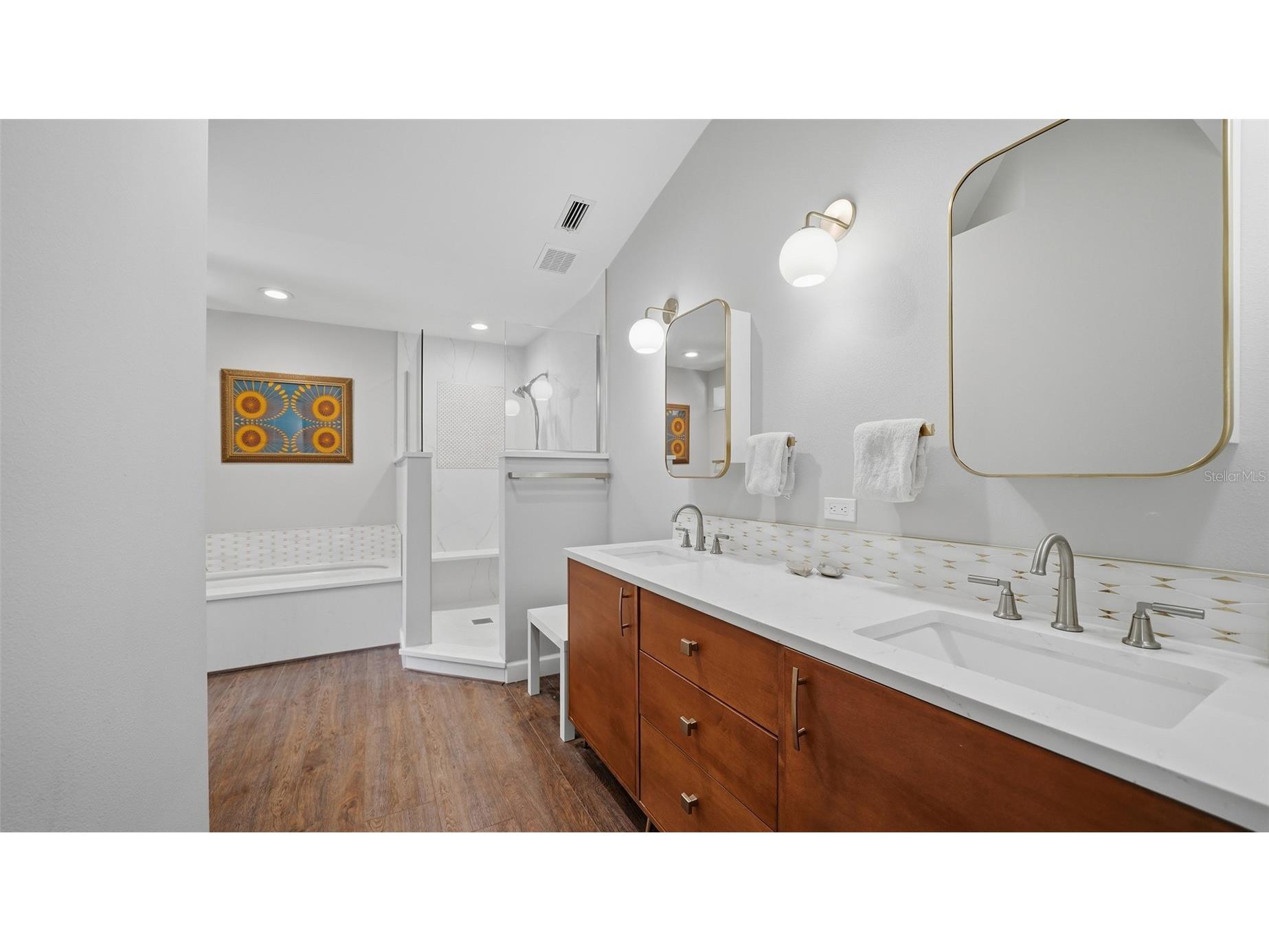 4668 Hamlets Grove Drive Sarasota FL 34235 A4687048 image24