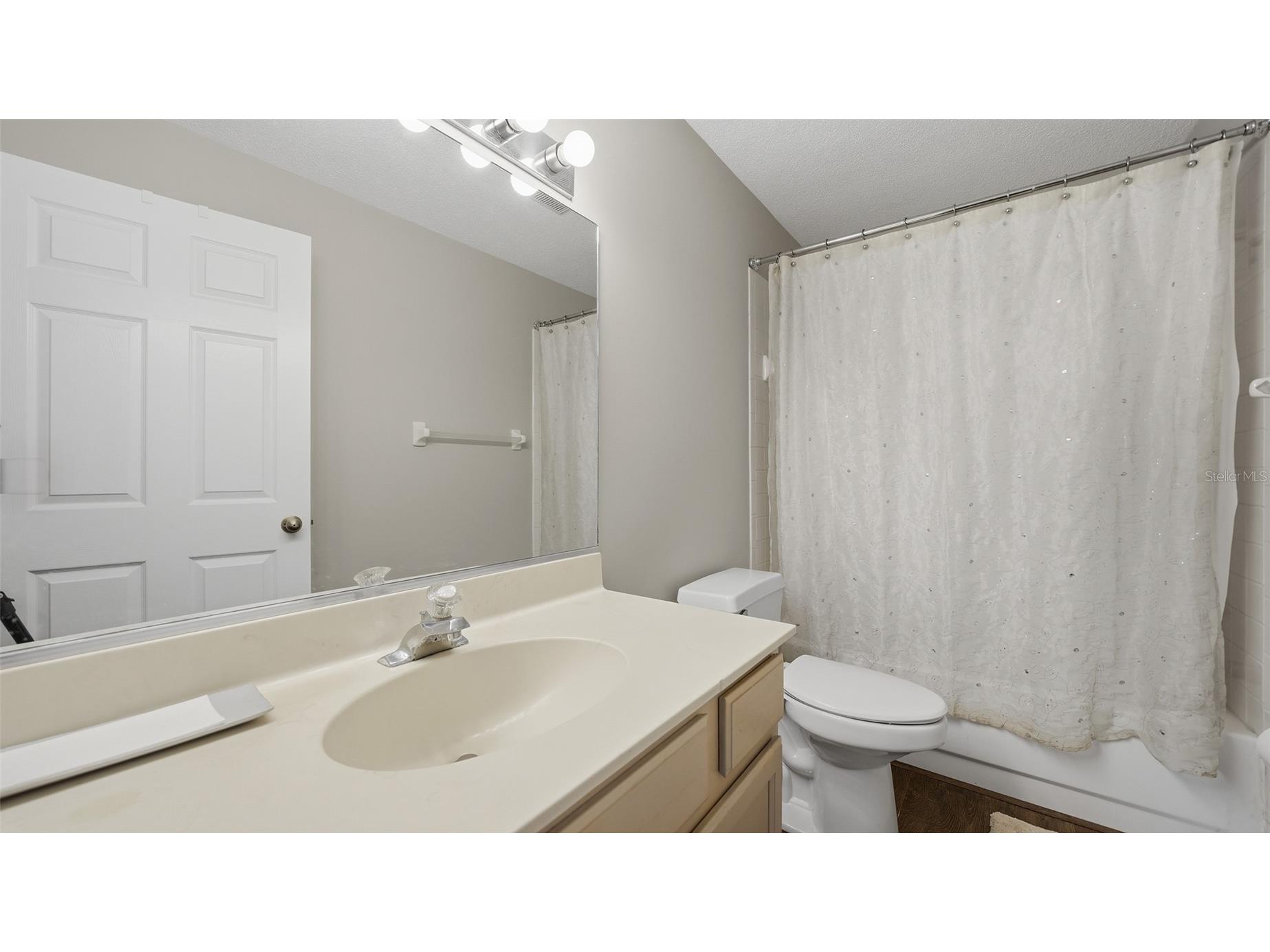 4668 Hamlets Grove Drive Sarasota FL 34235 A4687048 image29