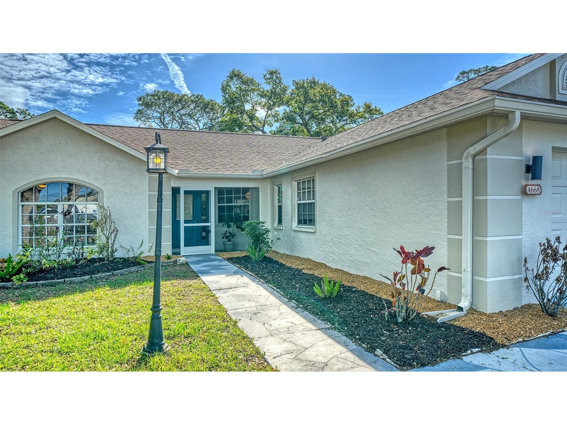 4668 Hamlets Grove Drive Sarasota FL 34235 A4687048 image5