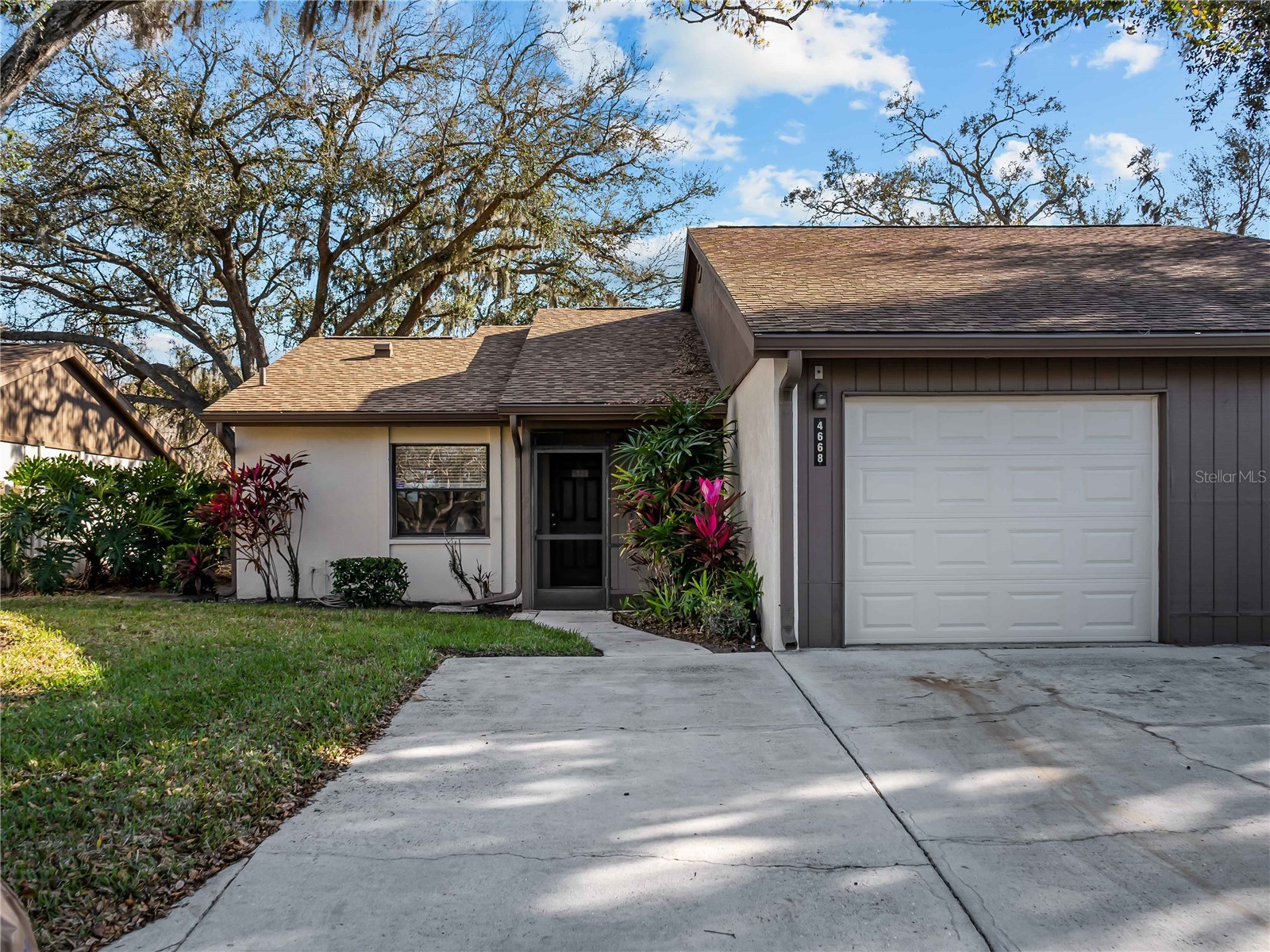 4668 Oak Hill Lane #40 Sarasota FL 34232 A4683176 image1