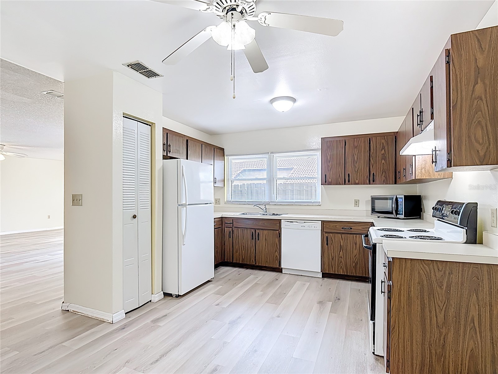 467 Hunter Circle Kissimmee FL 34758 O6382663 image11