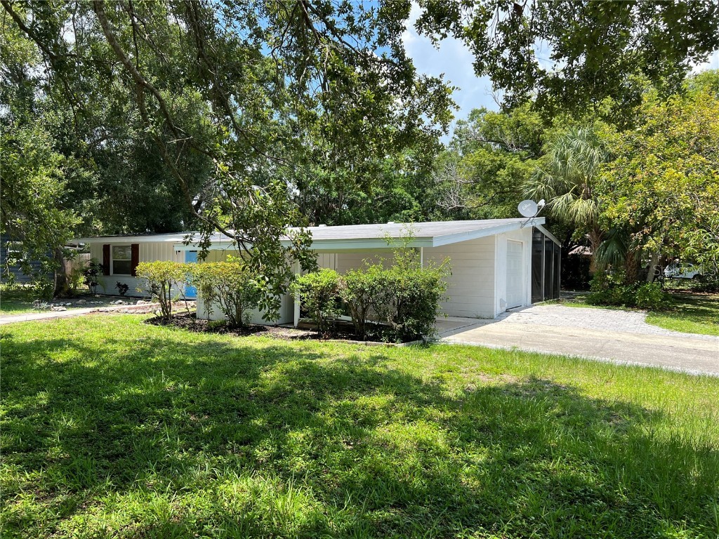 467 S Shade Avenue Sarasota FL 34237 A4576399 image1