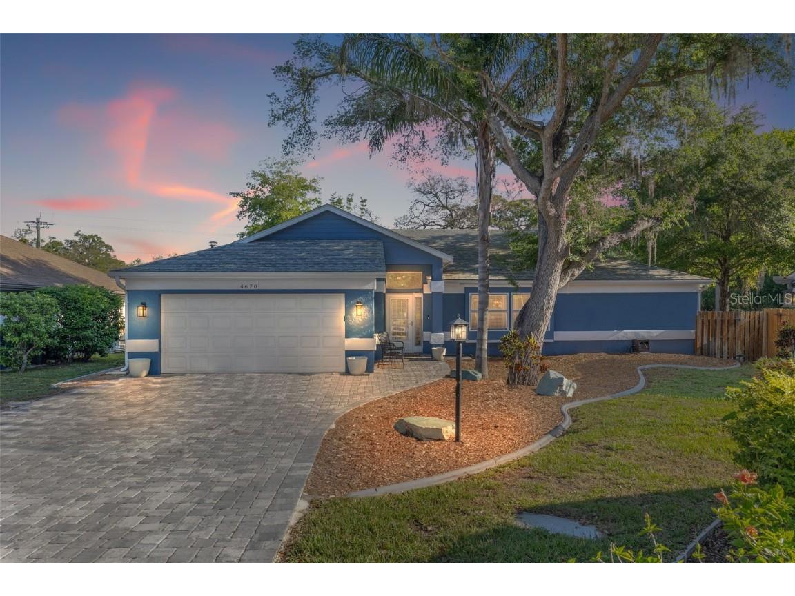 4670 Hamlets Grove Sarasota FL 34235 A4604240 image1