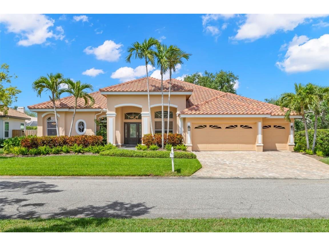 4670 Slash Pine Lane NE Saint Petersburg FL 33703 TB8370365 image1