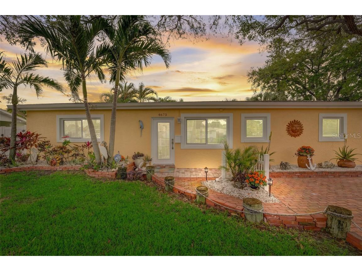 4673 Carson Street NE Saint Petersburg FL 33703 - TAMPA BAY U8234423 image1