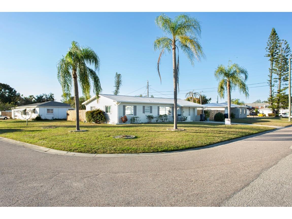 4673 Orlando Circle Bradenton FL 34207 W7881721 image2