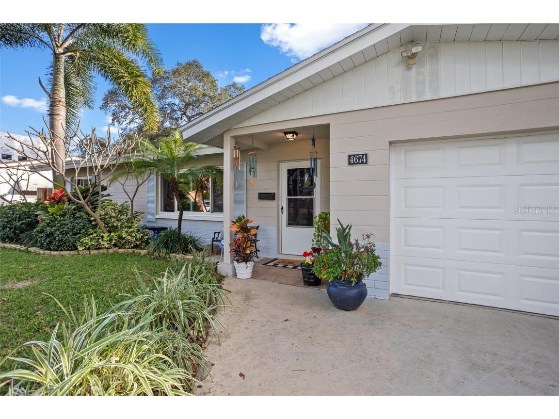 4674 35th Avenue N Saint Petersburg FL 33713 U8228977 image1