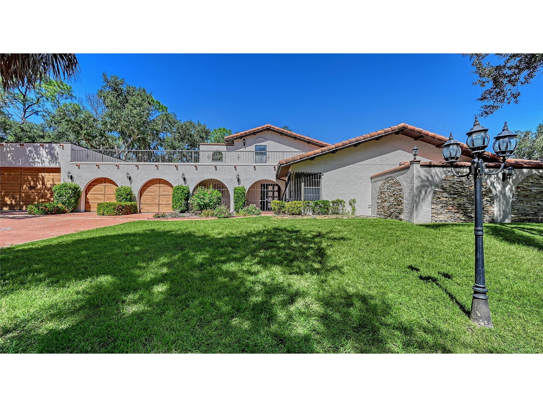 4674 Hidden River Road Sarasota FL 34240 A4668851 image1