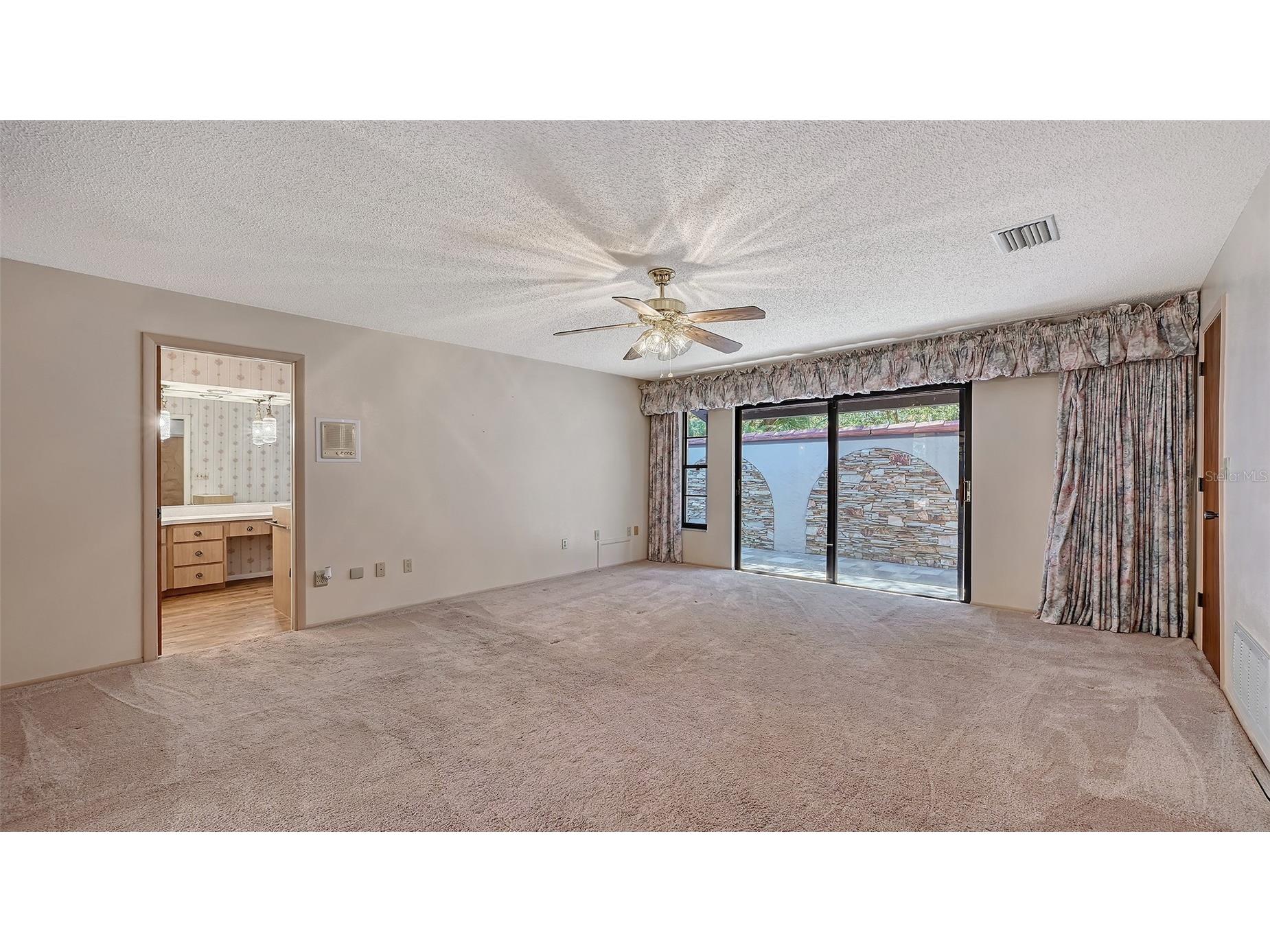 4674 Hidden River Road Sarasota FL 34240 A4668851 image14