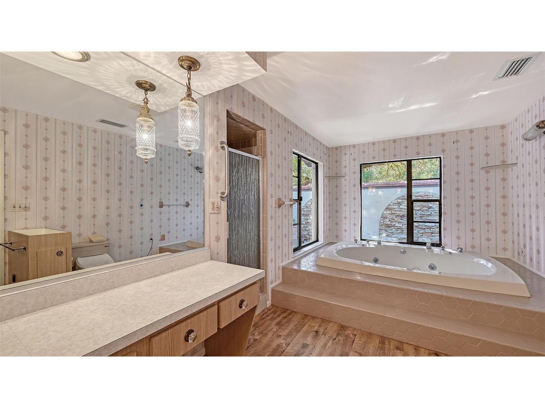 4674 Hidden River Road Sarasota FL 34240 A4668851 image18