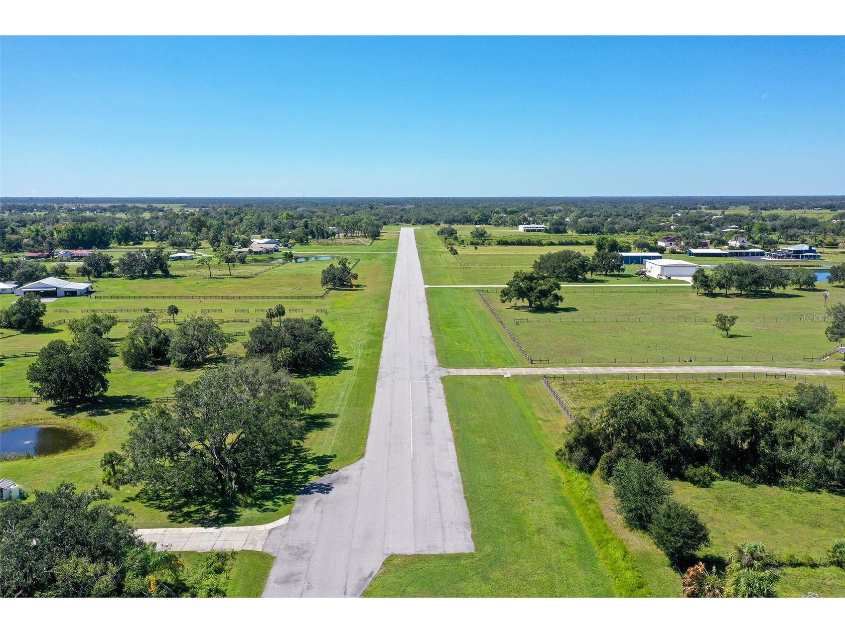 4674 Hidden River Road Sarasota FL 34240 A4668851 image40