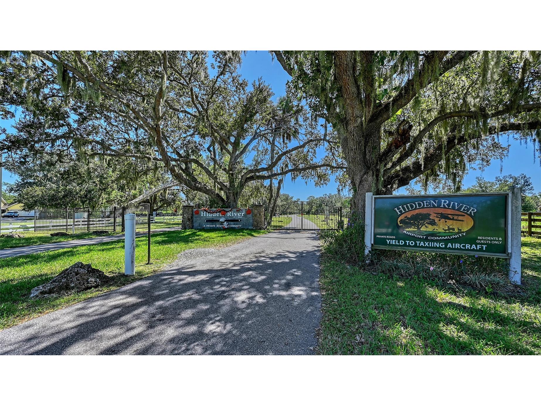 4674 Hidden River Road Sarasota FL 34240 A4668851 image42