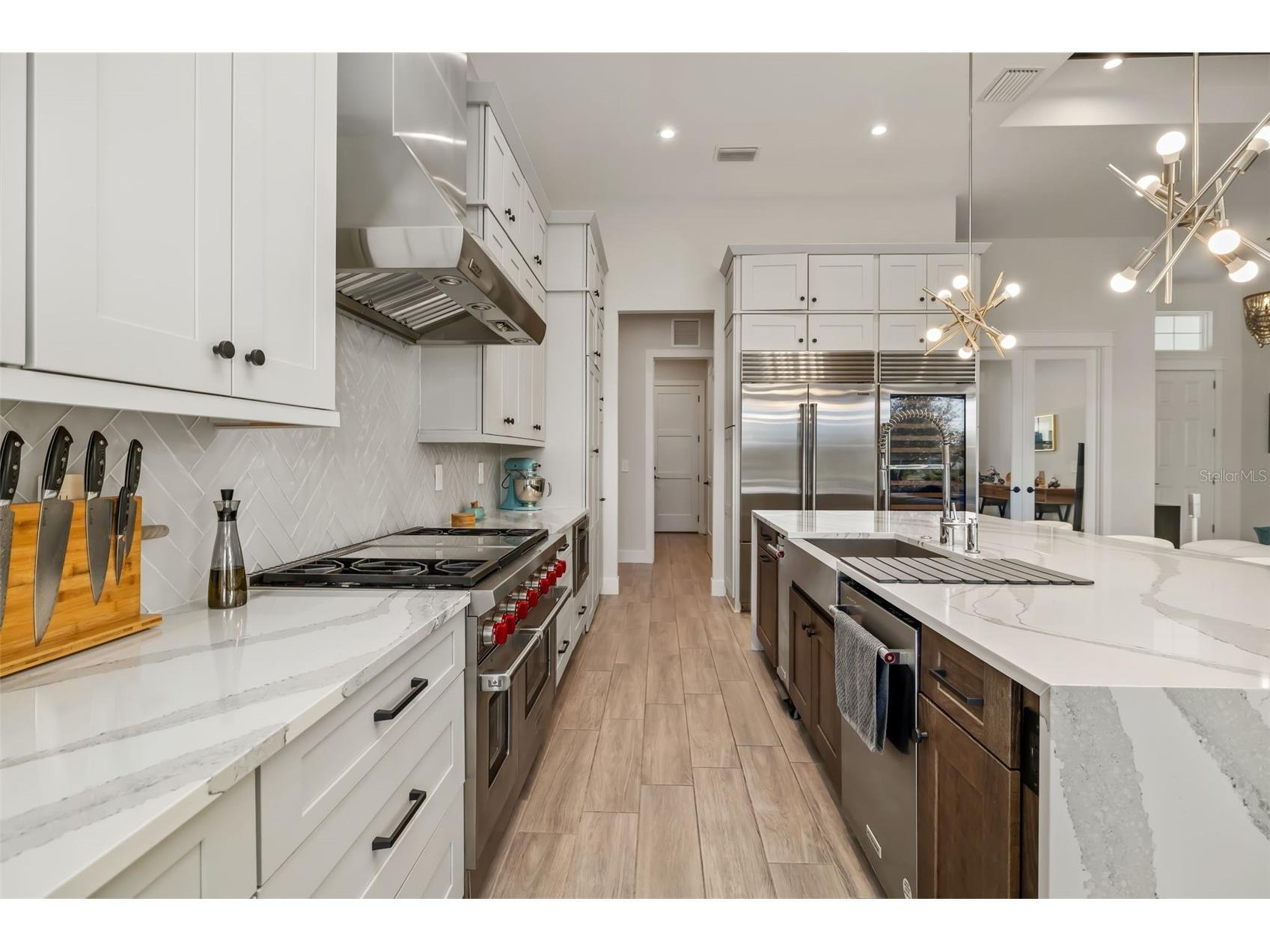 4677 Antrim Drive Sarasota FL 34240 A4684179 image17