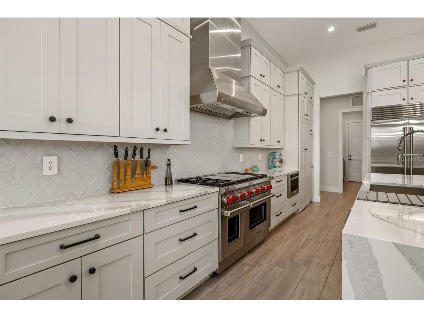 4677 Antrim Drive Sarasota FL 34240 A4684179 image18