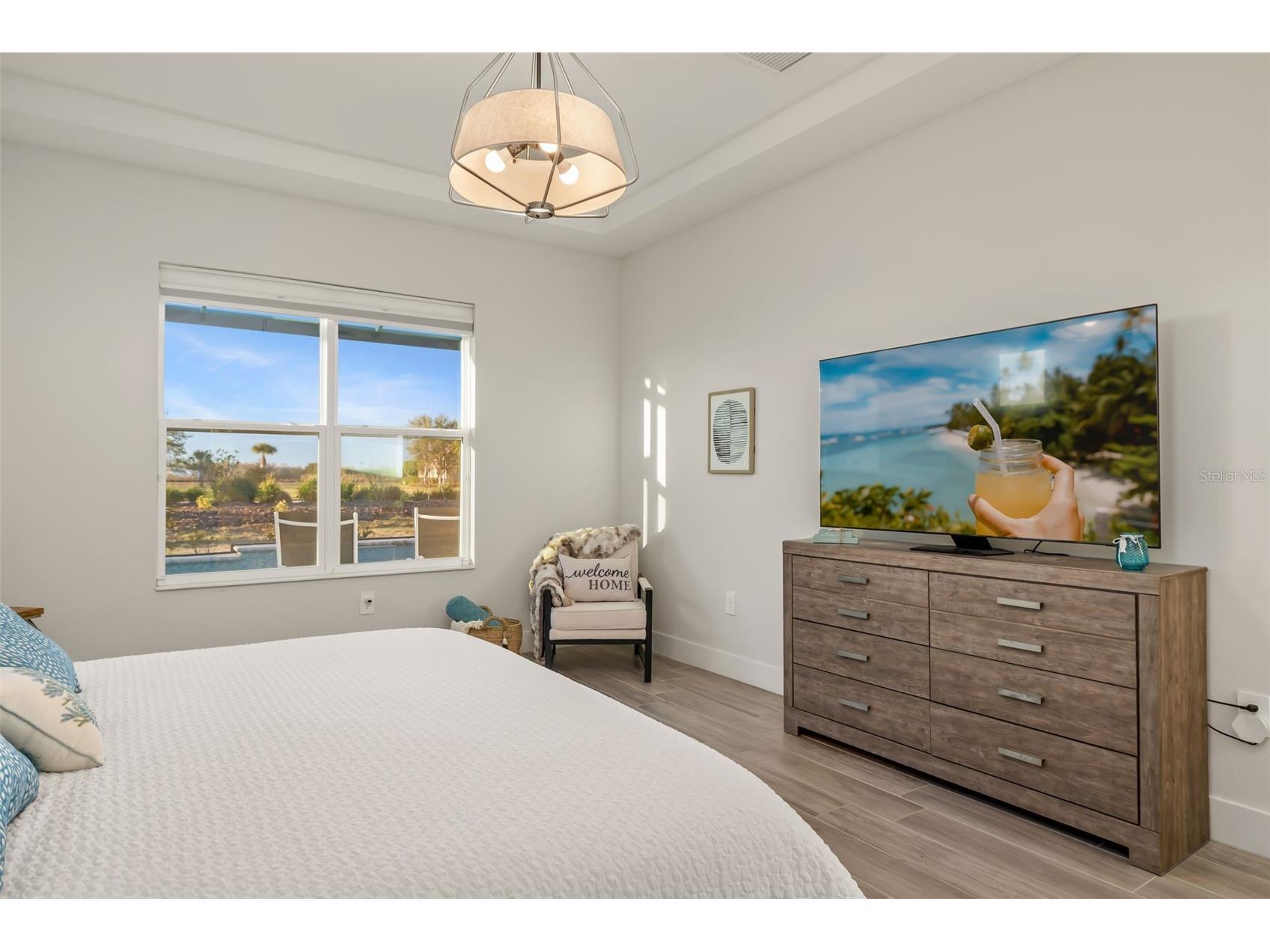4677 Antrim Drive Sarasota FL 34240 A4684179 image23