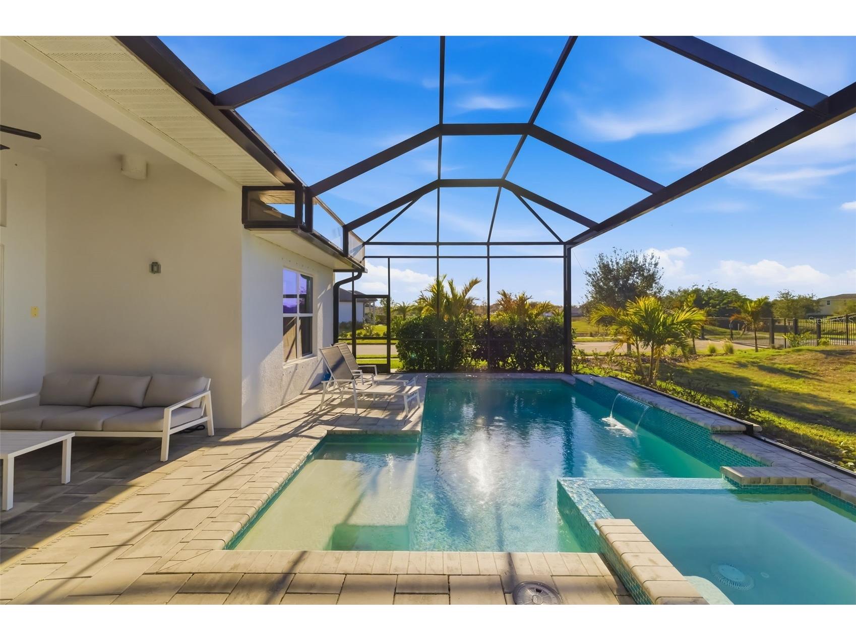 4677 Antrim Drive Sarasota FL 34240 A4684179 image31