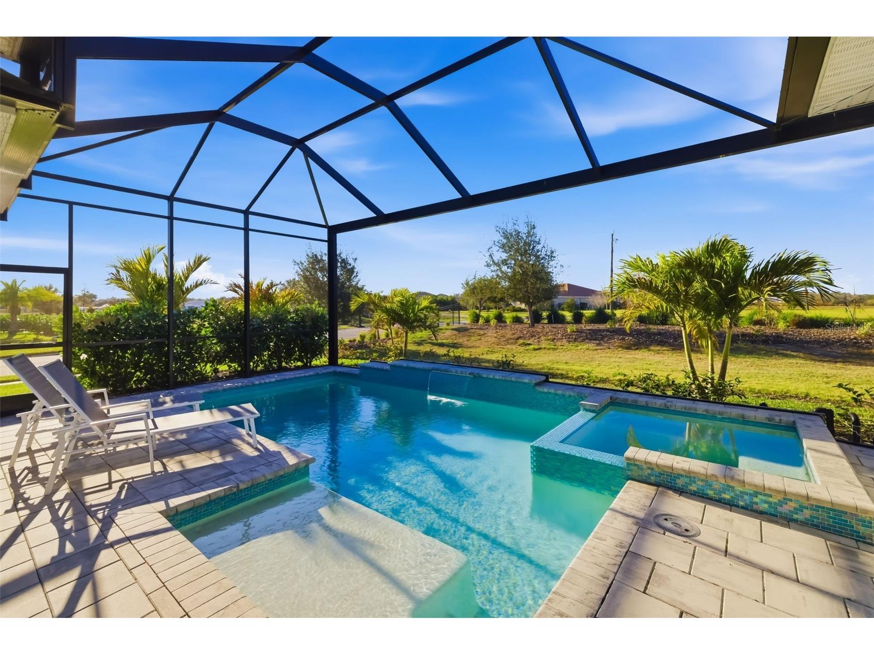 4677 Antrim Drive Sarasota FL 34240 A4684179 image32