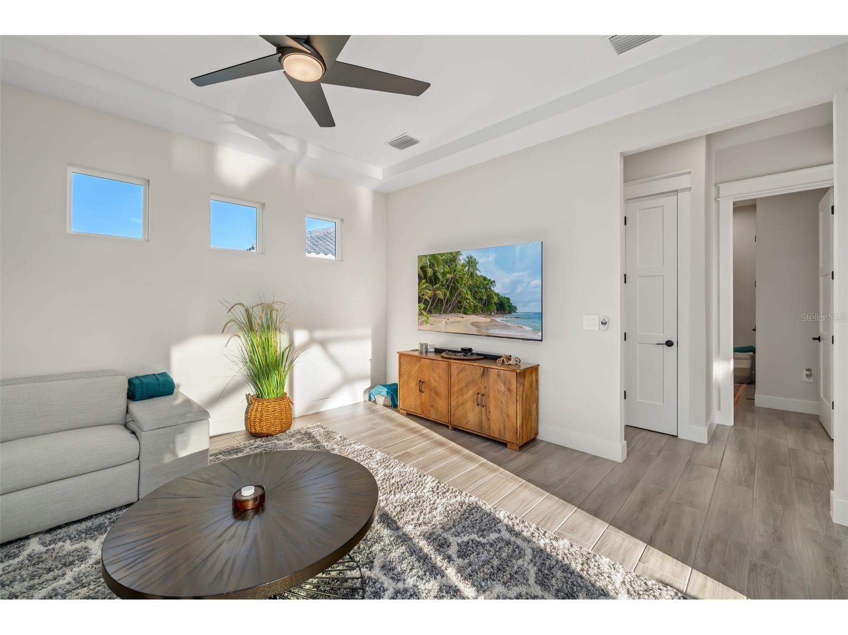 4677 Antrim Drive Sarasota FL 34240 A4684179 image38