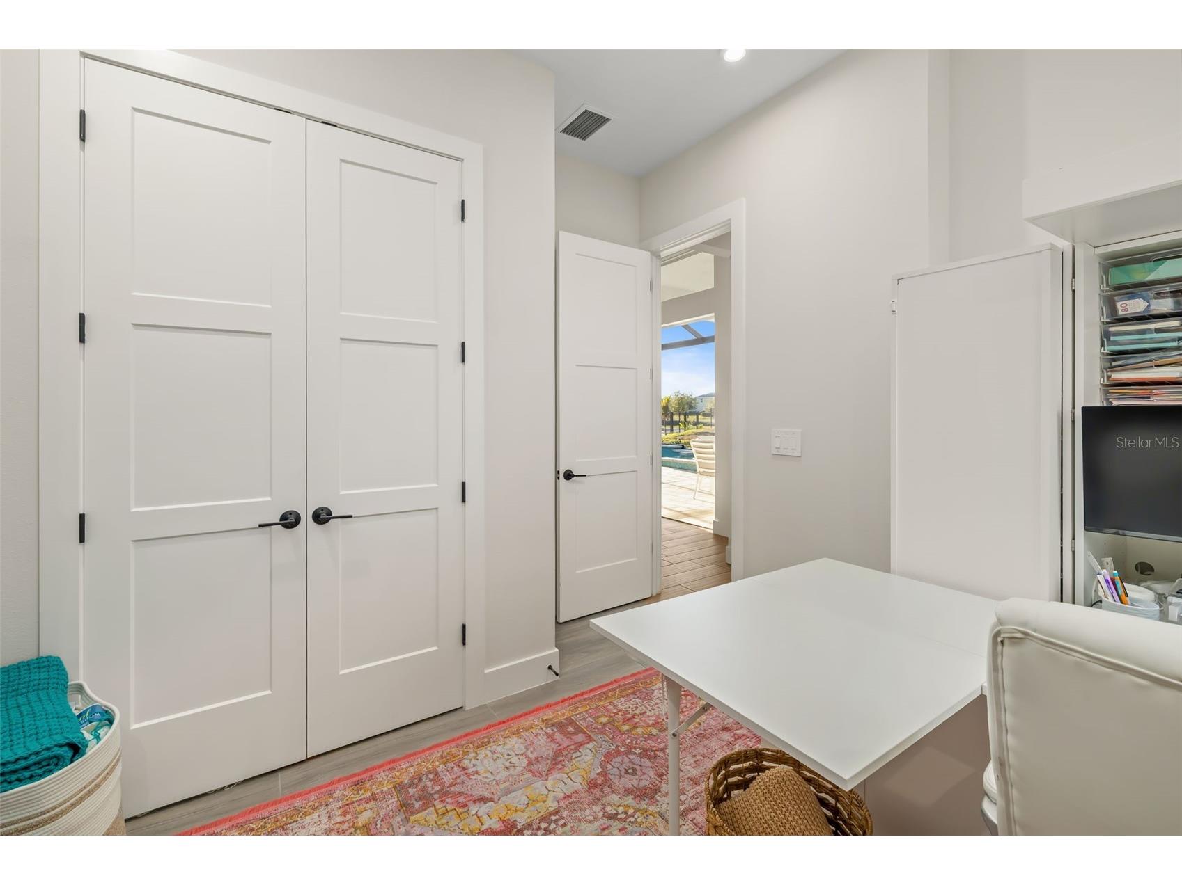4677 Antrim Drive Sarasota FL 34240 A4684179 image40