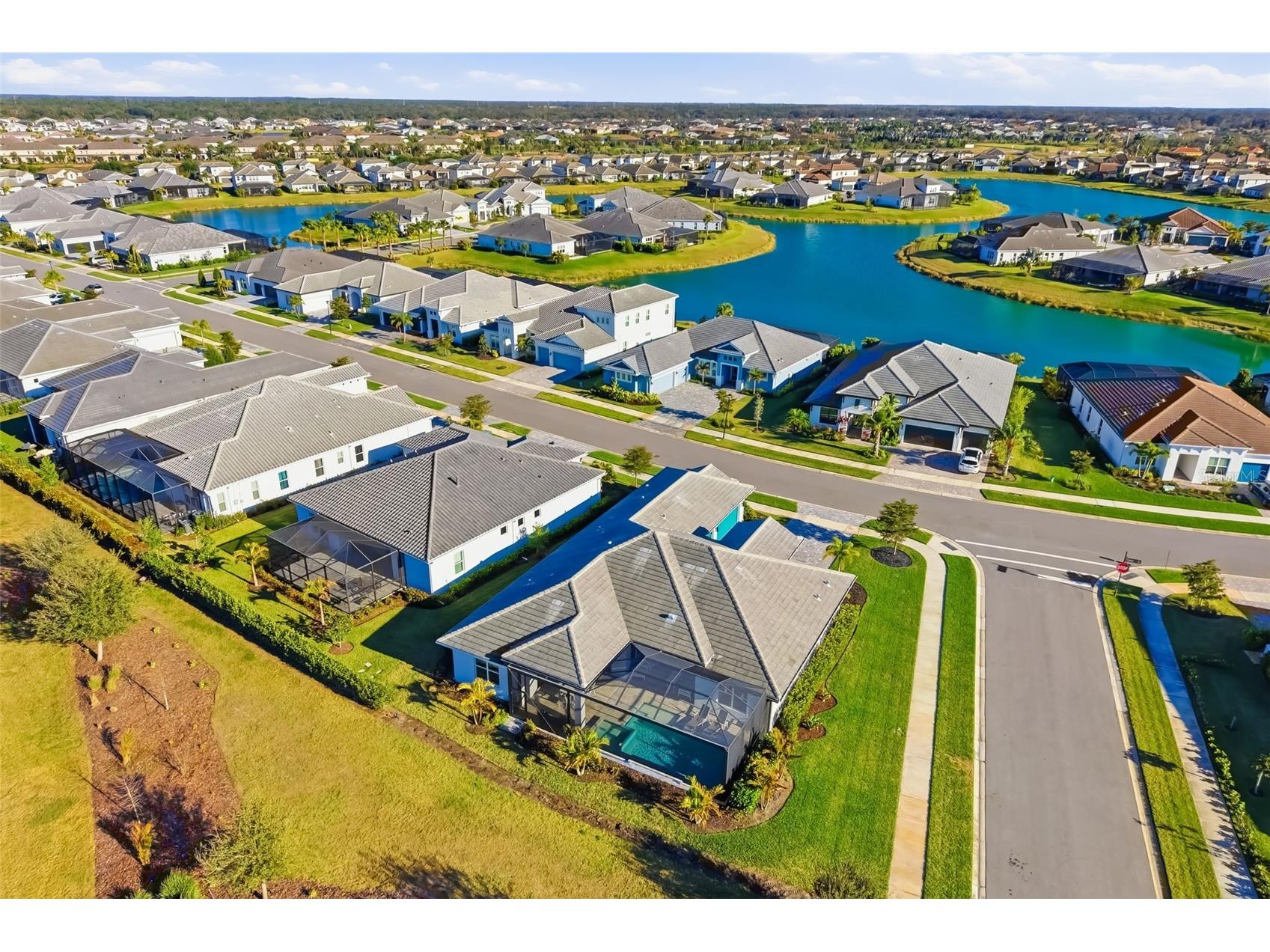 4677 Antrim Drive Sarasota FL 34240 A4684179 image49